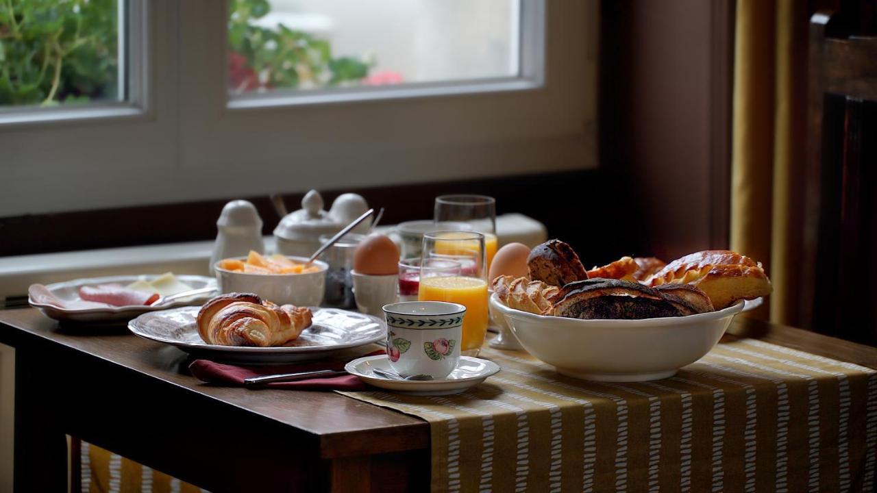 Bed and Breakfast Au Chapitre Rozoy-sur-Serre Exterior foto