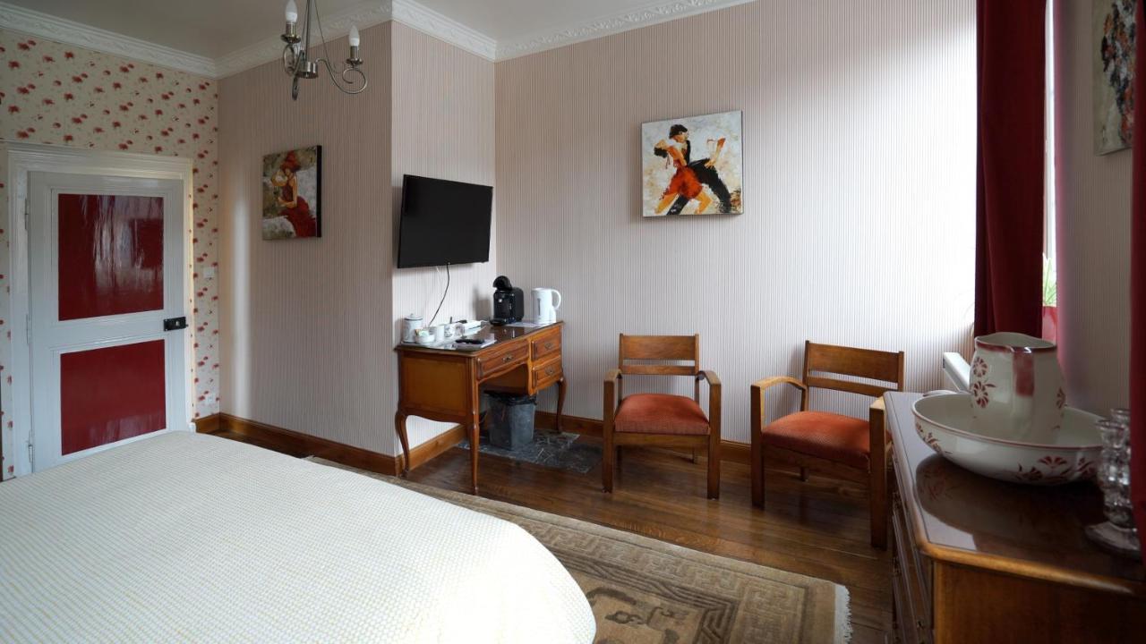 Bed and Breakfast Au Chapitre Rozoy-sur-Serre Exterior foto