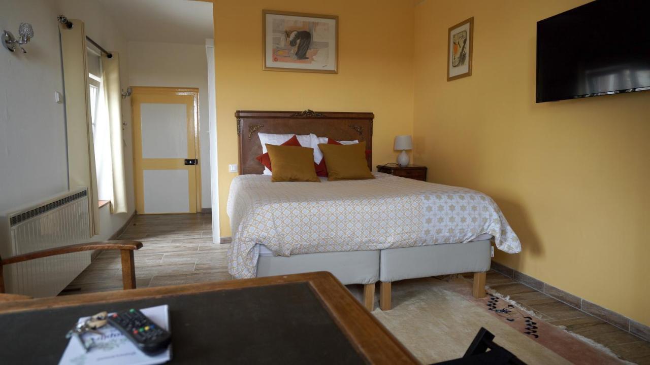 Bed and Breakfast Au Chapitre Rozoy-sur-Serre Exterior foto
