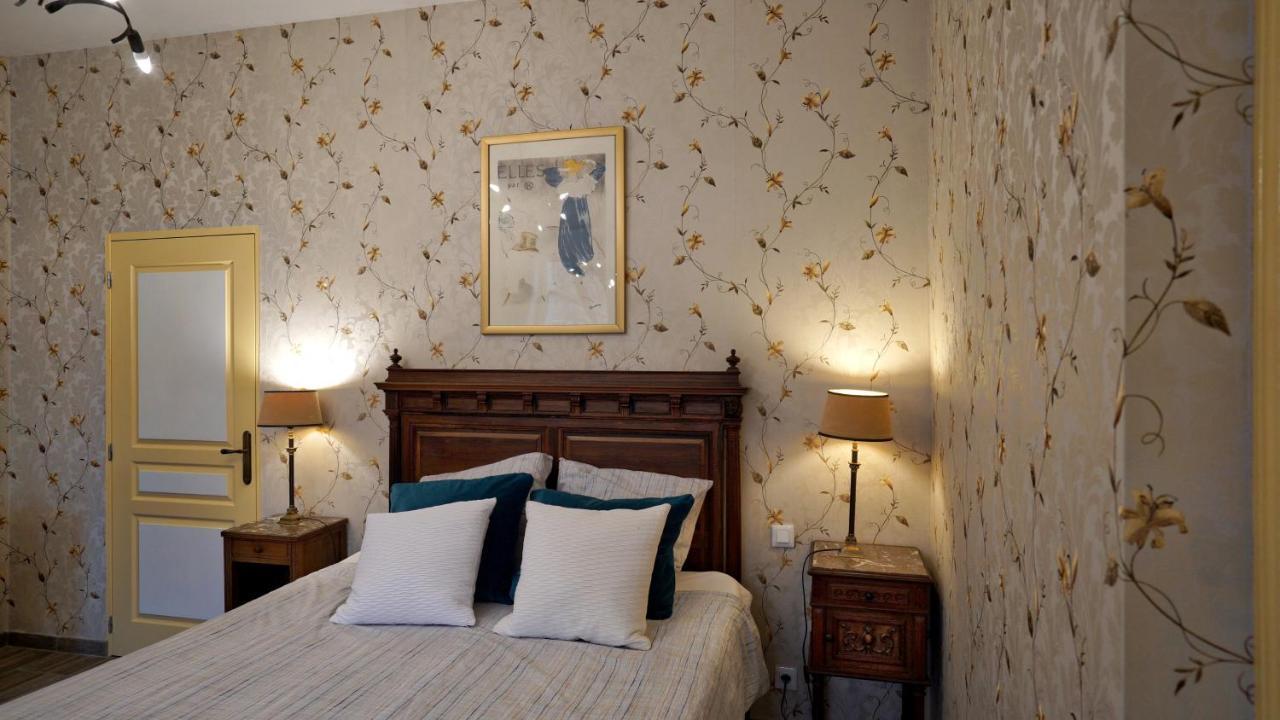 Bed and Breakfast Au Chapitre Rozoy-sur-Serre Exterior foto
