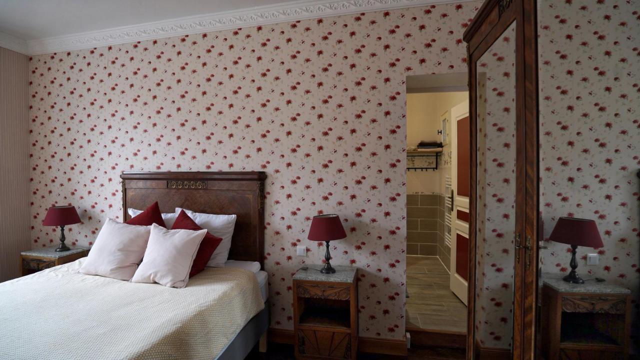 Bed and Breakfast Au Chapitre Rozoy-sur-Serre Exterior foto