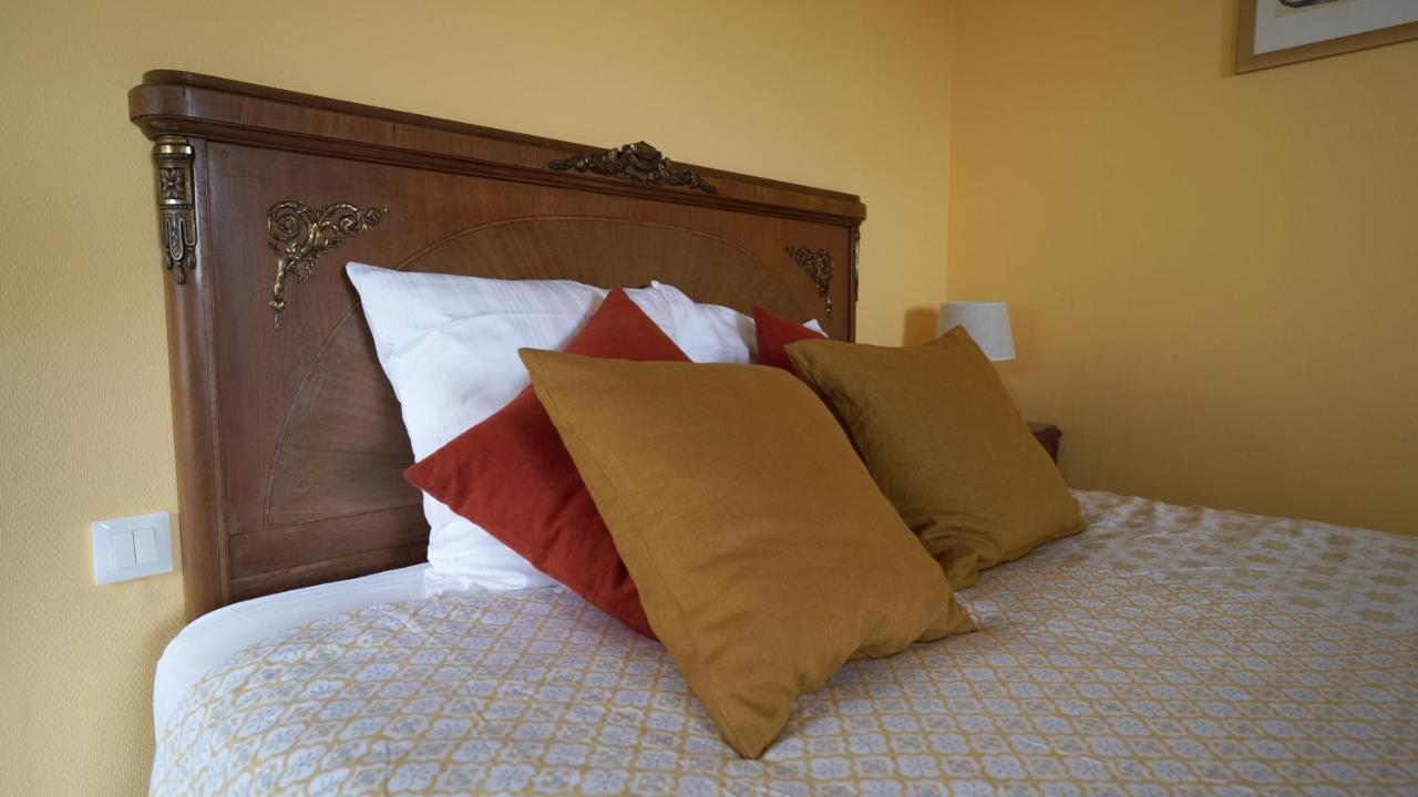 Bed and Breakfast Au Chapitre Rozoy-sur-Serre Exterior foto