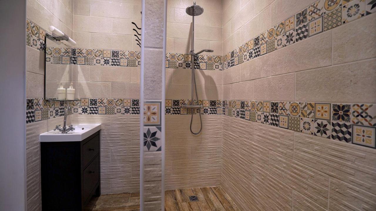 Bed and Breakfast Au Chapitre Rozoy-sur-Serre Exterior foto